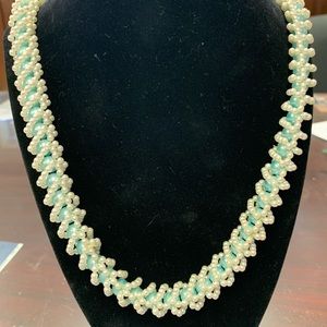 Ladies vintage twisted pearl necklace